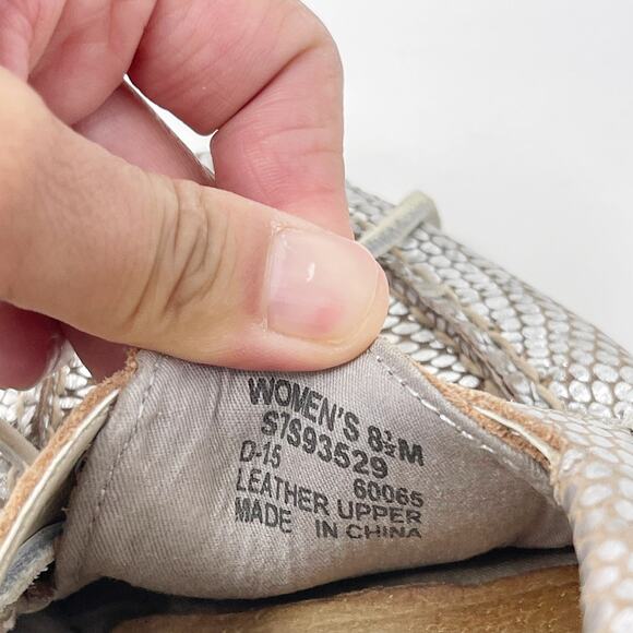 Sperry Top Sider Women 8.5 Silver Snakeprint Metallic Boat Shoe Sneakers Lace Up - Picture 10 of 11